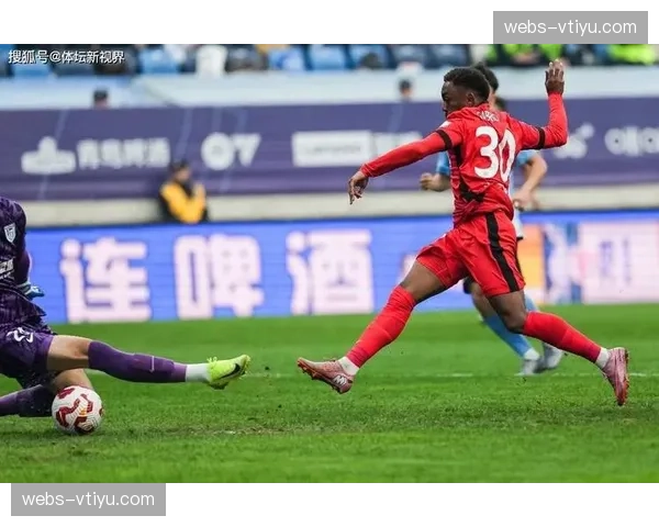 颜骏凌单场10次扑救难掩溃败 海港门神成防线唯一亮点 颜骏凌单场10次扑救难掩溃败 海港门神成防线唯一亮点